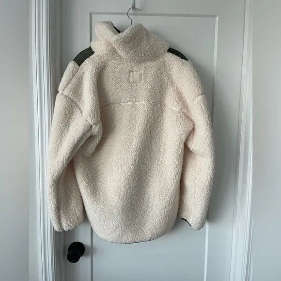 Abercrombie and Fitch Sherpa Pullover Hoodie - Picture 2 of 2